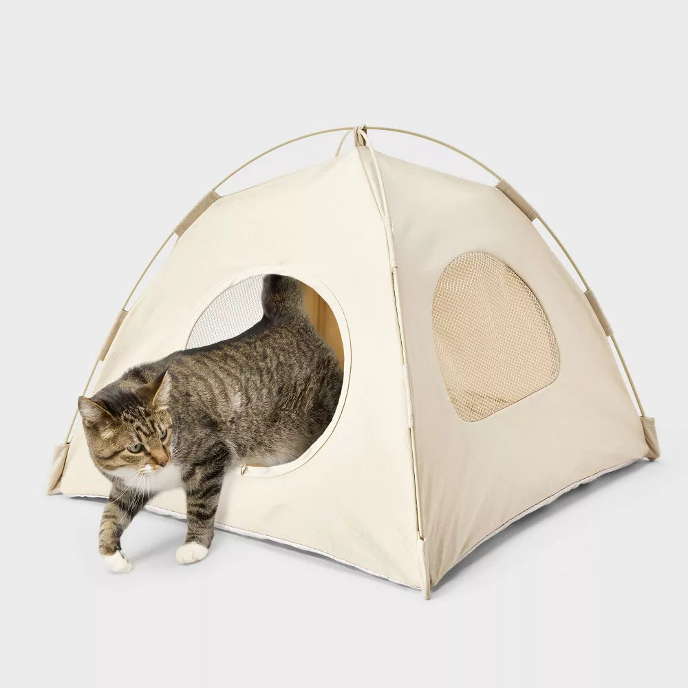 S Size Enclosed Tent Cat Bed With 100% Recycled Poly-Fiber Fill